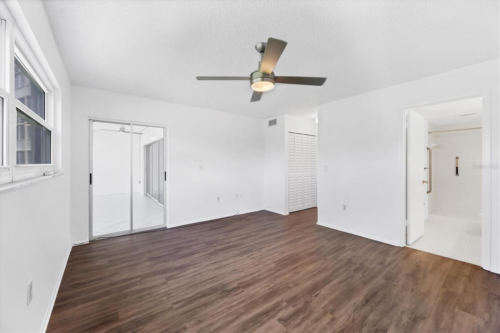 Image 19 of 36 For 3640 Ironwood Circle 302n