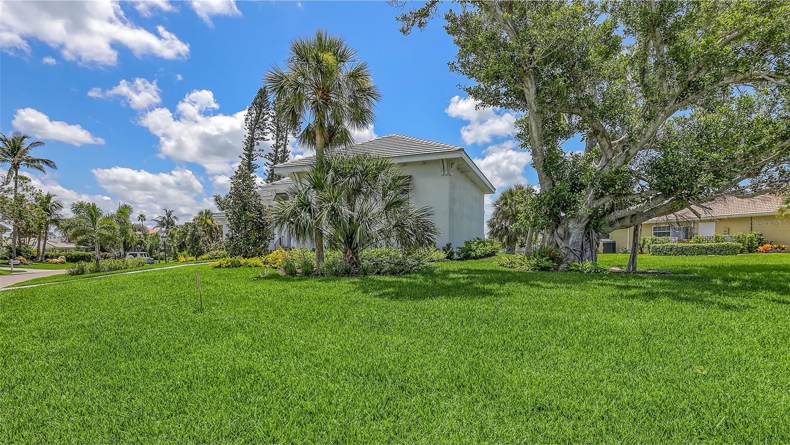 Image 4 of 78 For 670 Old Compass Road