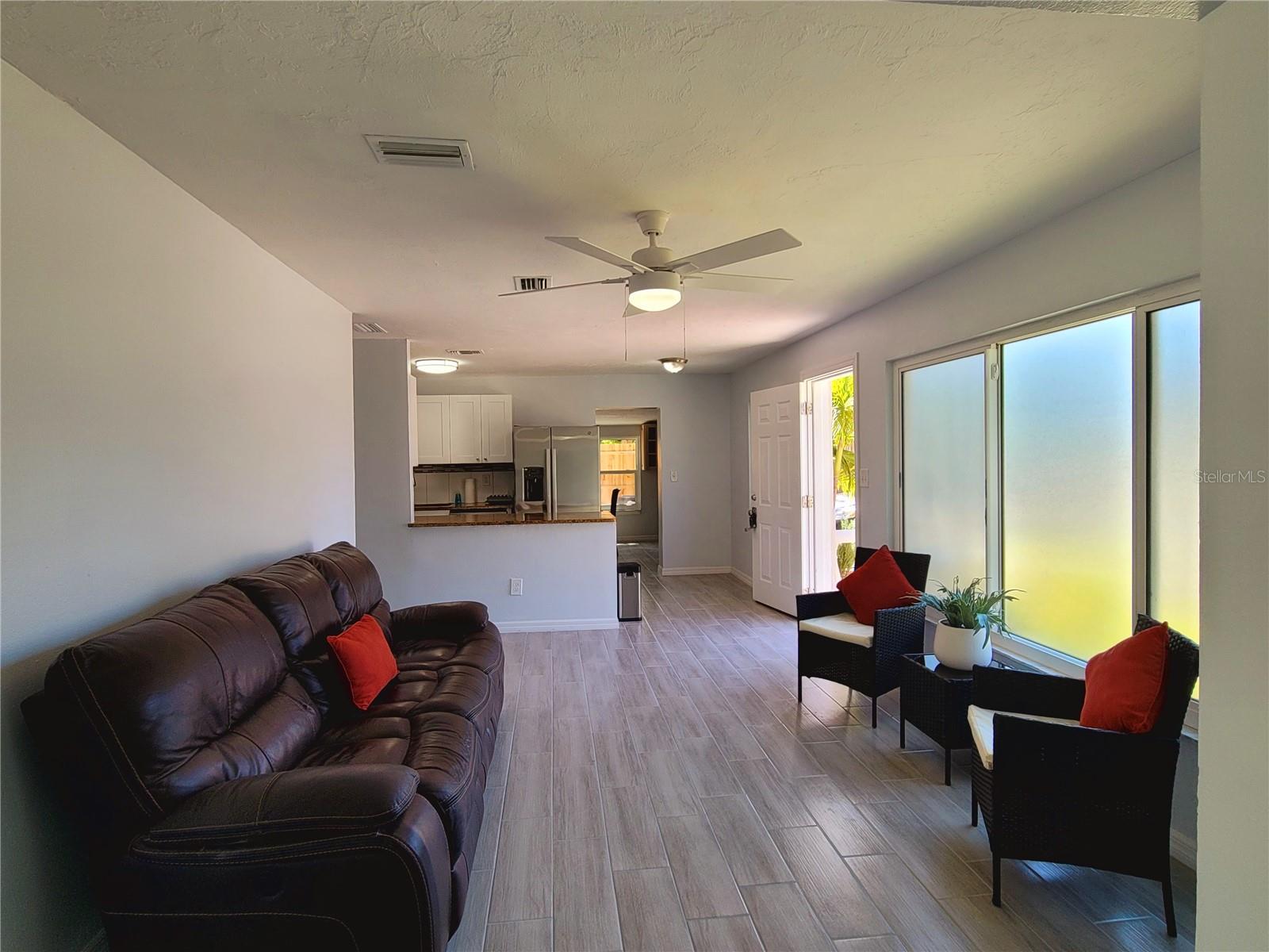 Image 12 of 41 For 2035 Vinson Avenue