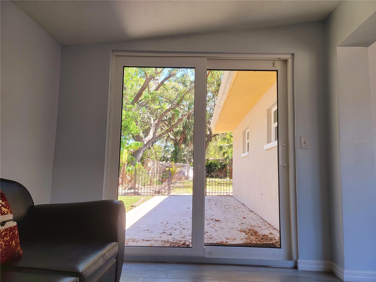 Image 15 of 41 For 2035 Vinson Avenue