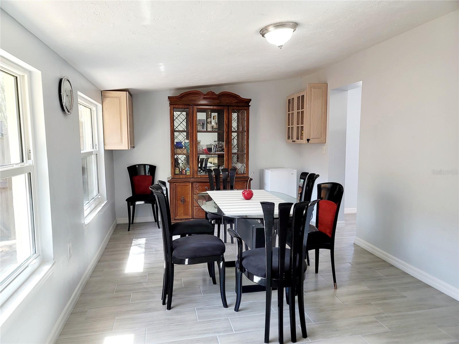 Image 22 of 41 For 2035 Vinson Avenue