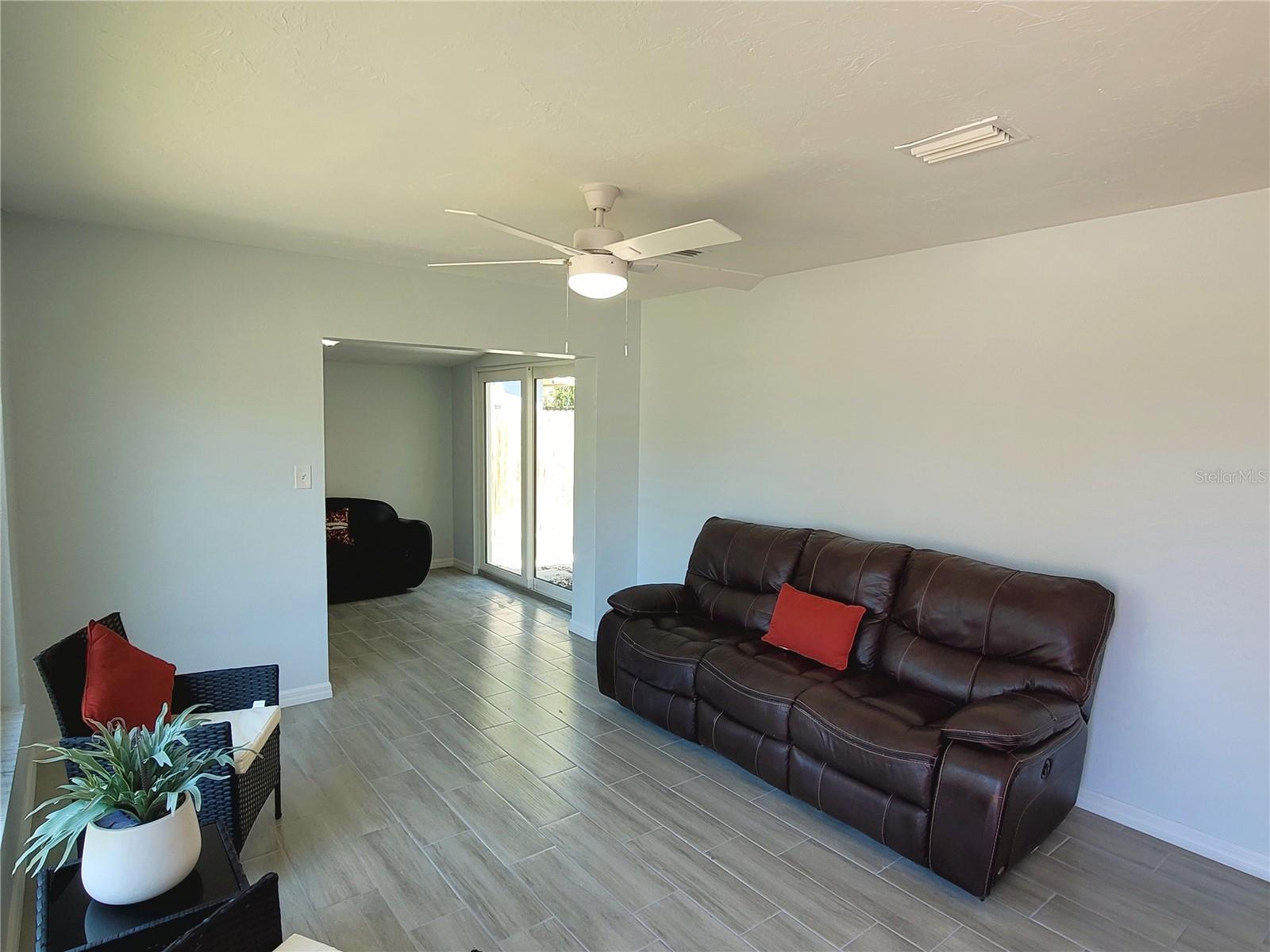 Image 30 of 41 For 2035 Vinson Avenue