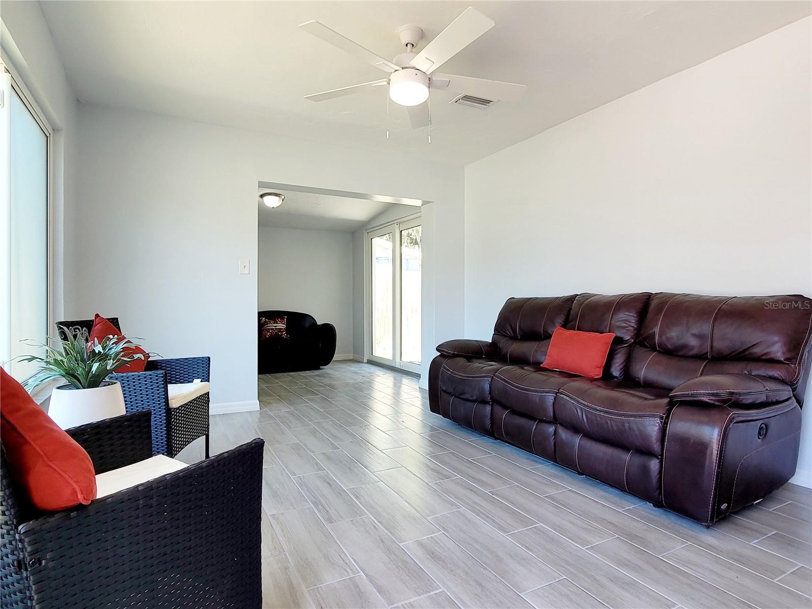 Image 31 of 41 For 2035 Vinson Avenue