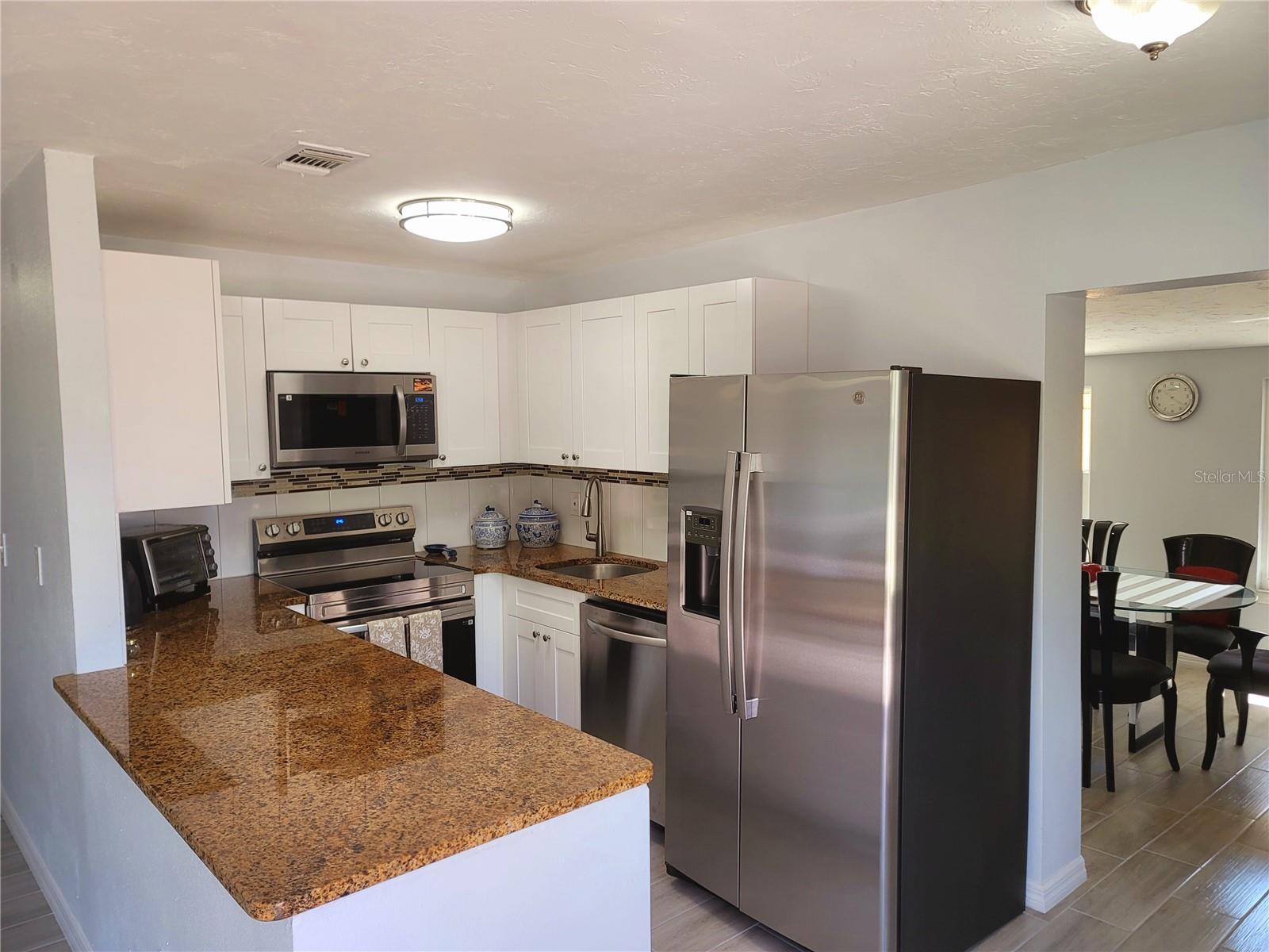 Image 4 of 41 For 2035 Vinson Avenue