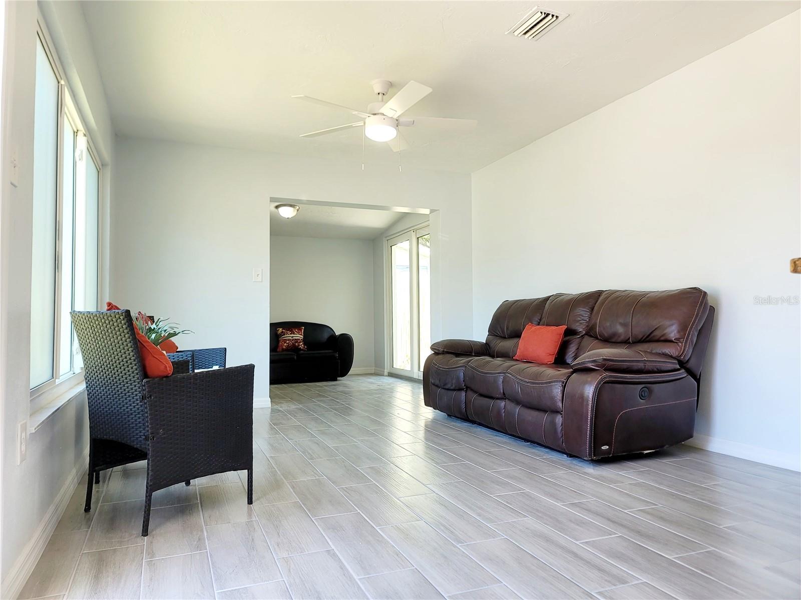 Image 6 of 41 For 2035 Vinson Avenue
