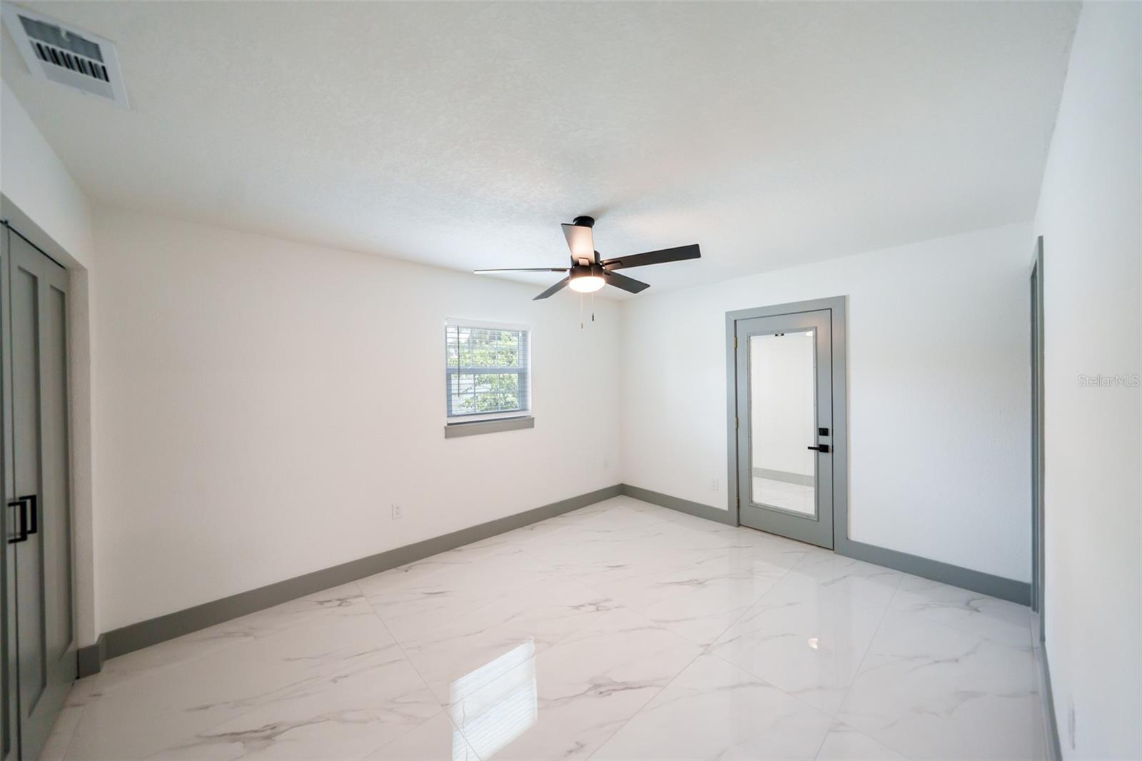 Image 12 of 29 For 211 22nd Street Court Ne