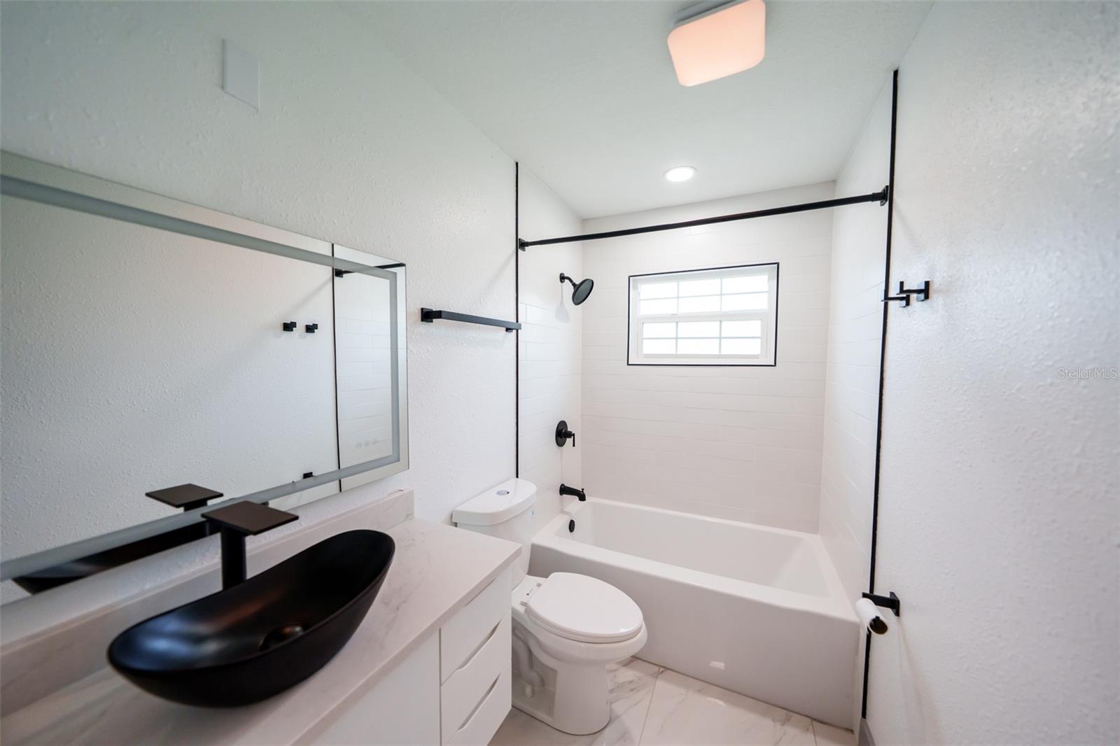 Image 18 of 29 For 211 22nd Street Court Ne