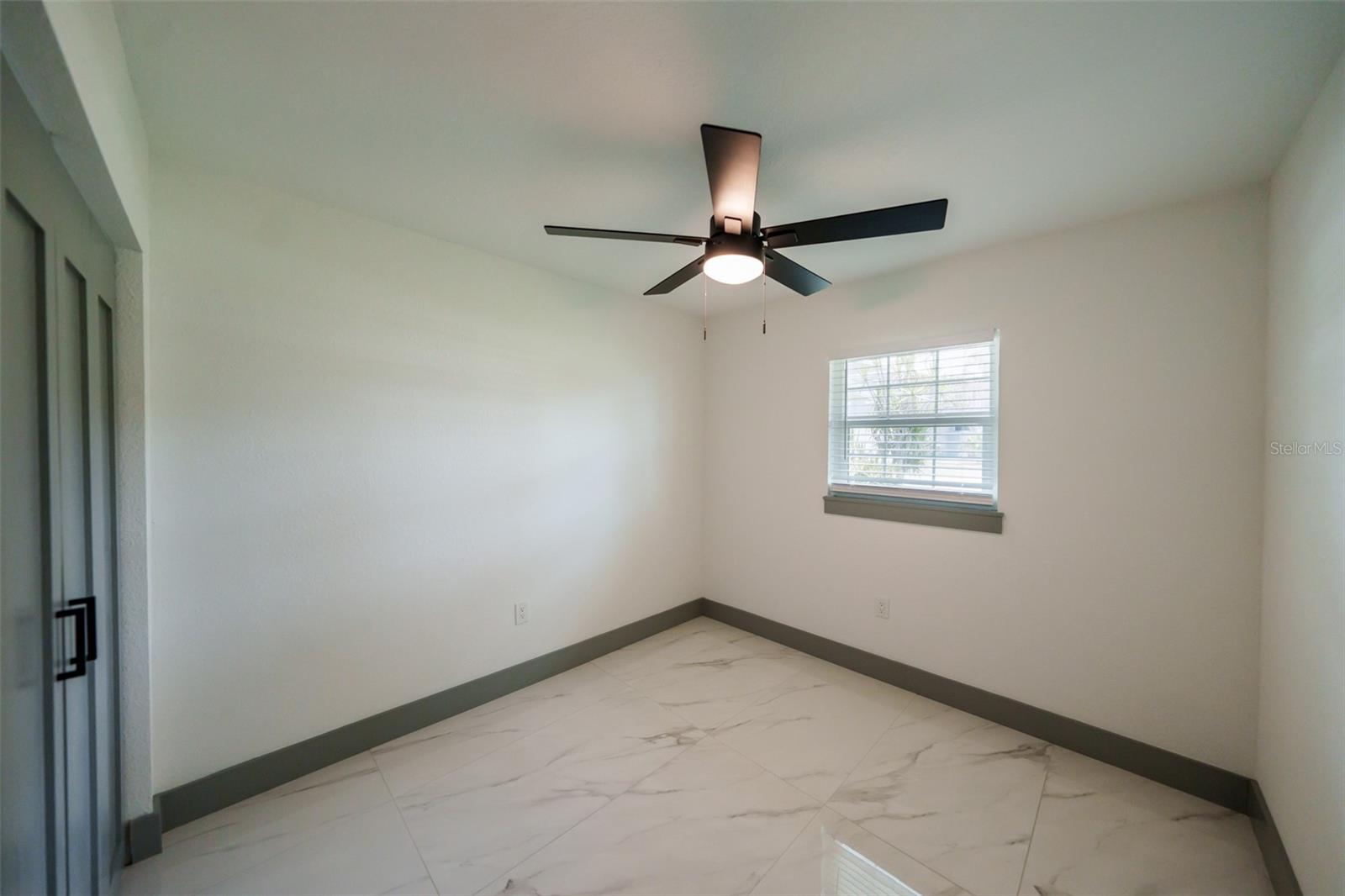 Image 19 of 29 For 211 22nd Street Court Ne