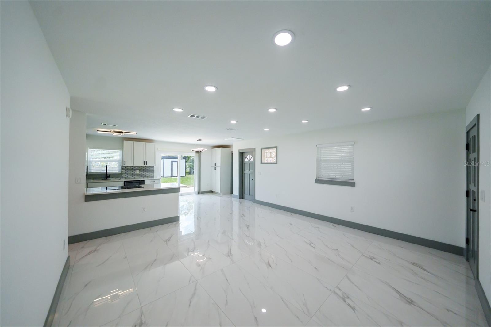 Image 5 of 29 For 211 22nd Street Court Ne