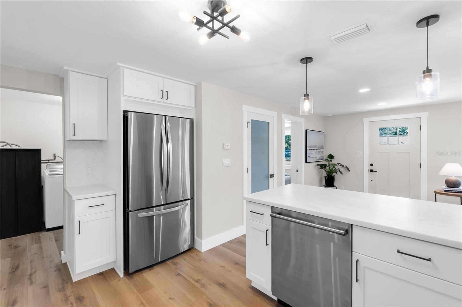 Image 15 of 33 For 4041 Linwood Street