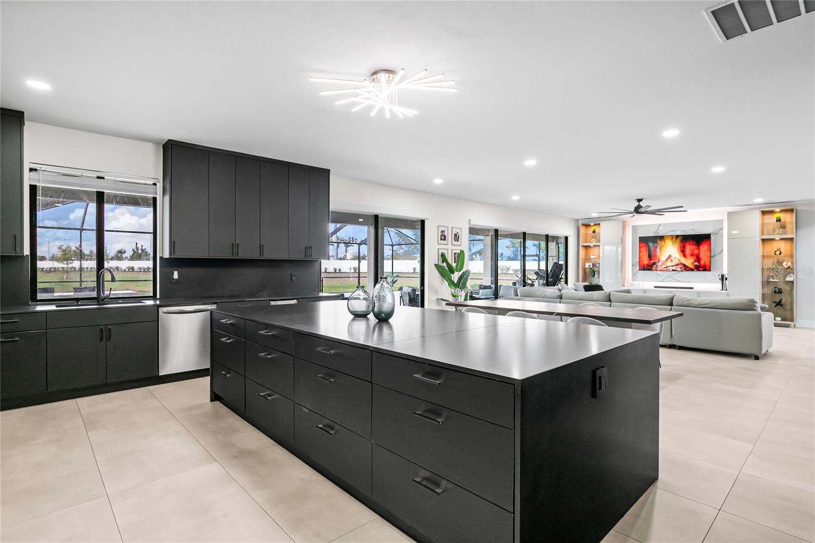 Image 23 of 60 For 15815 Tradewind Terrace