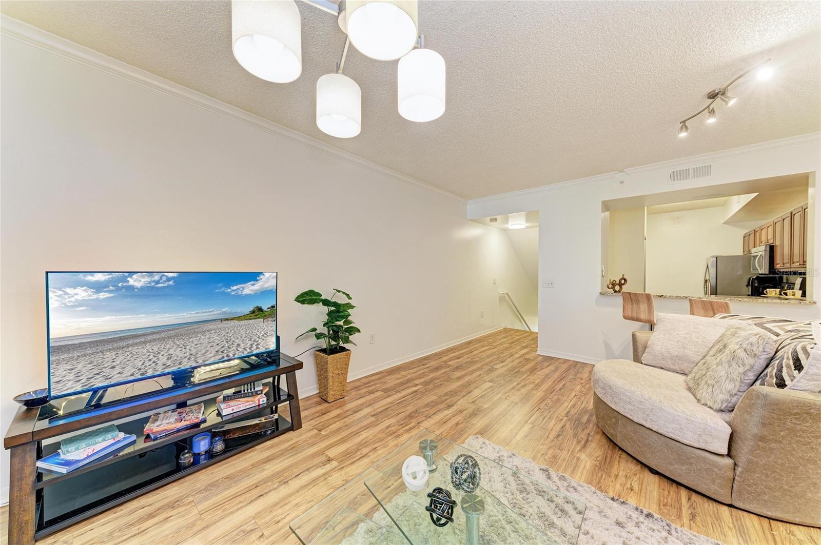 Image 9 of 49 For 5001 Baraldi Circle 22-202