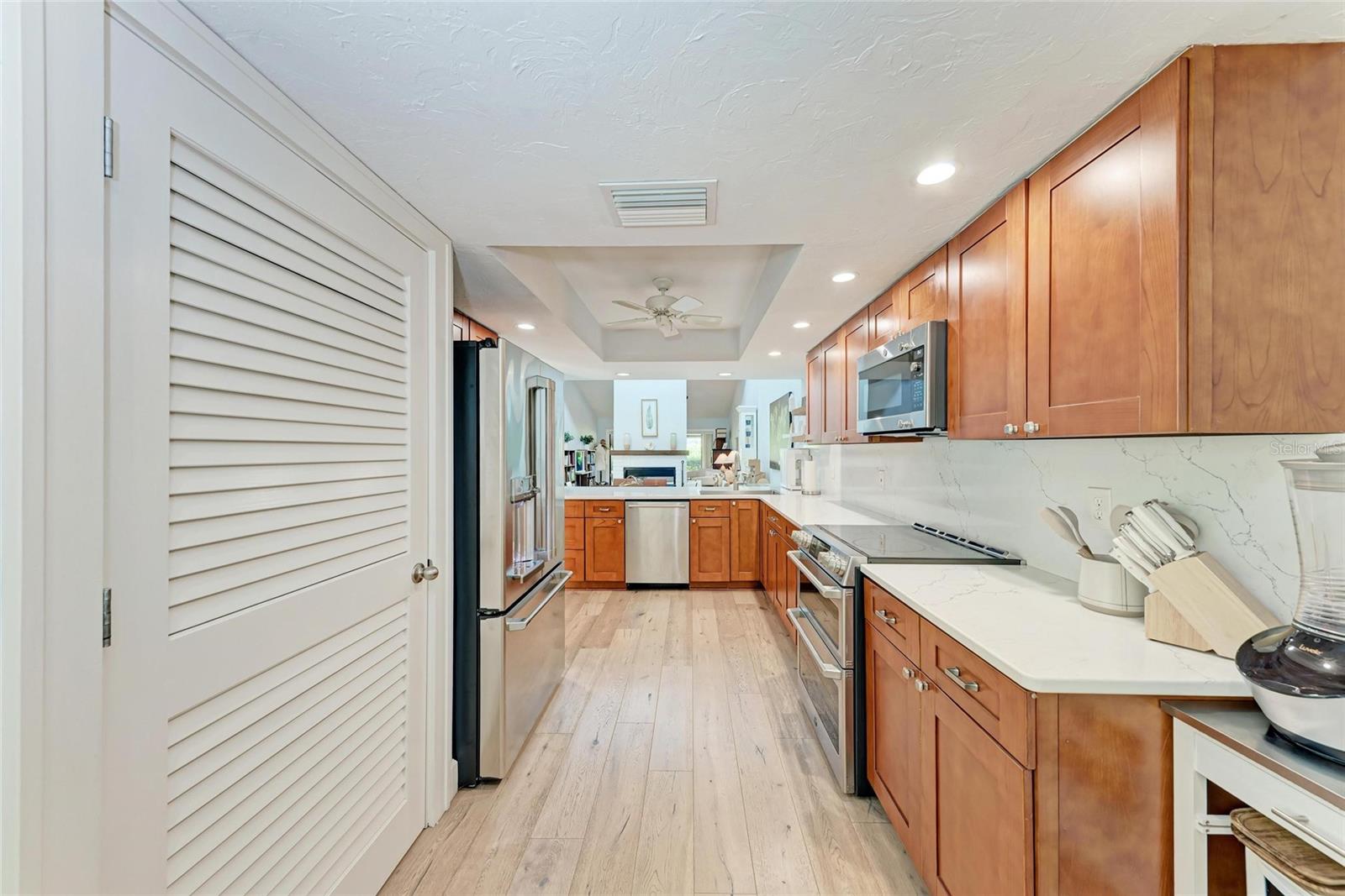 Image 13 of 38 For 6111 Courtside Drive