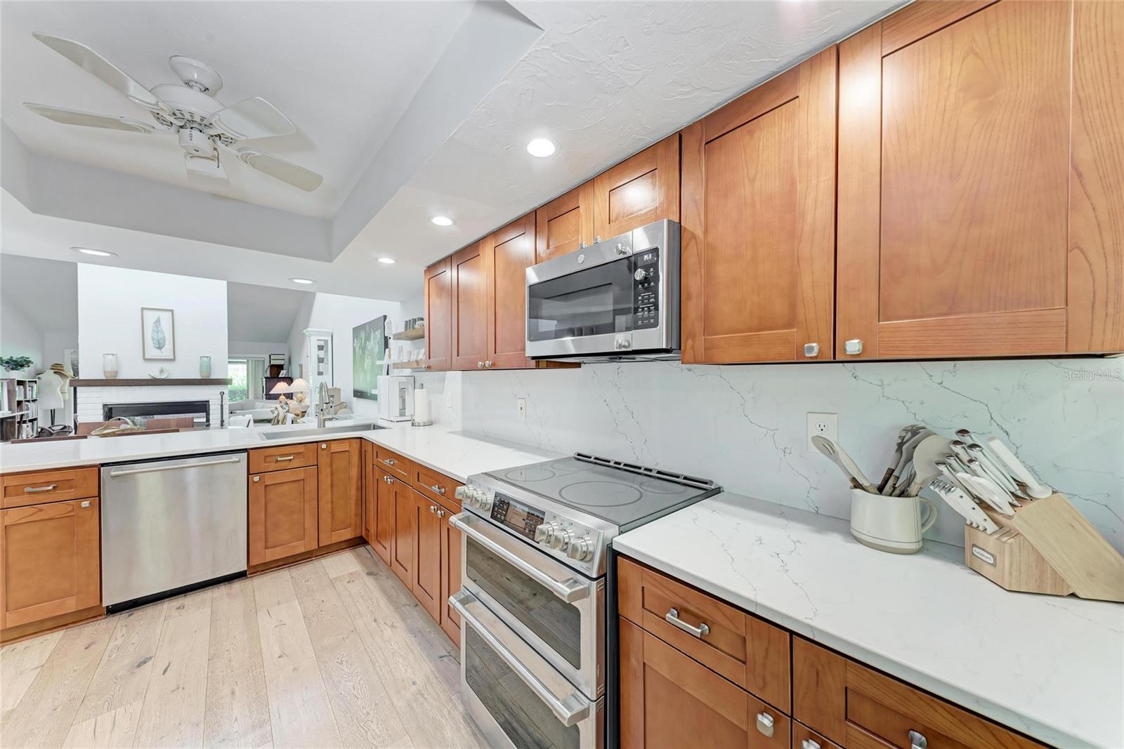 Image 14 of 38 For 6111 Courtside Drive