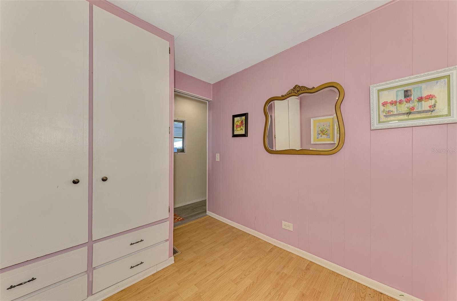 Image 15 of 32 For 226 3rd St. East