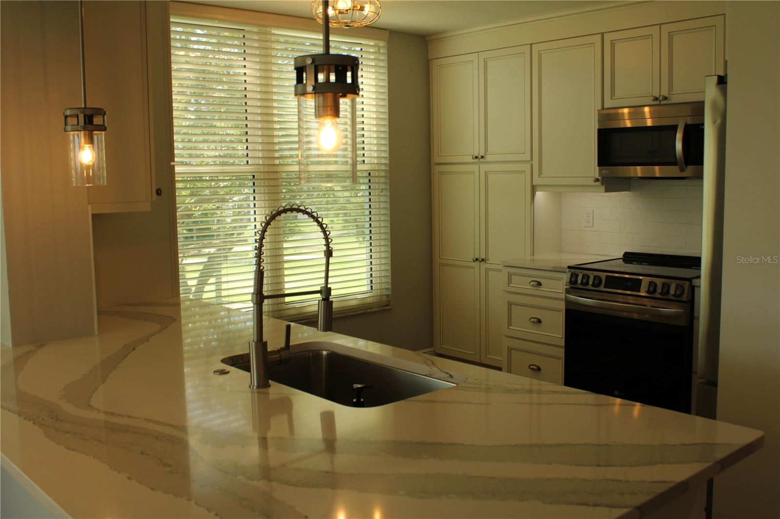 Image 4 of 44 For 4410 Fairways Boulevard 208