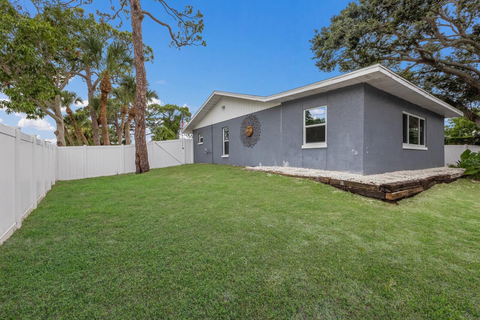 Image 20 of 48 For 8985 Pohoy Avenue