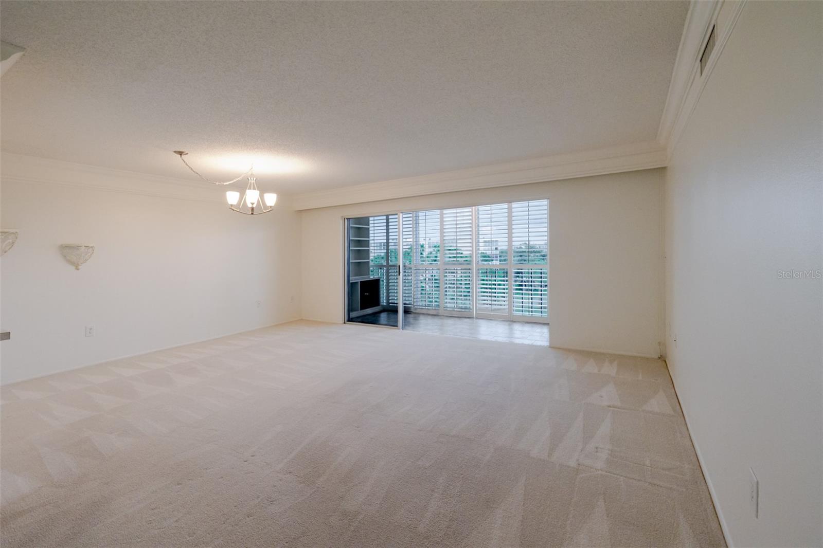 Image 14 of 81 For 3680 Ironwood Circle 603l