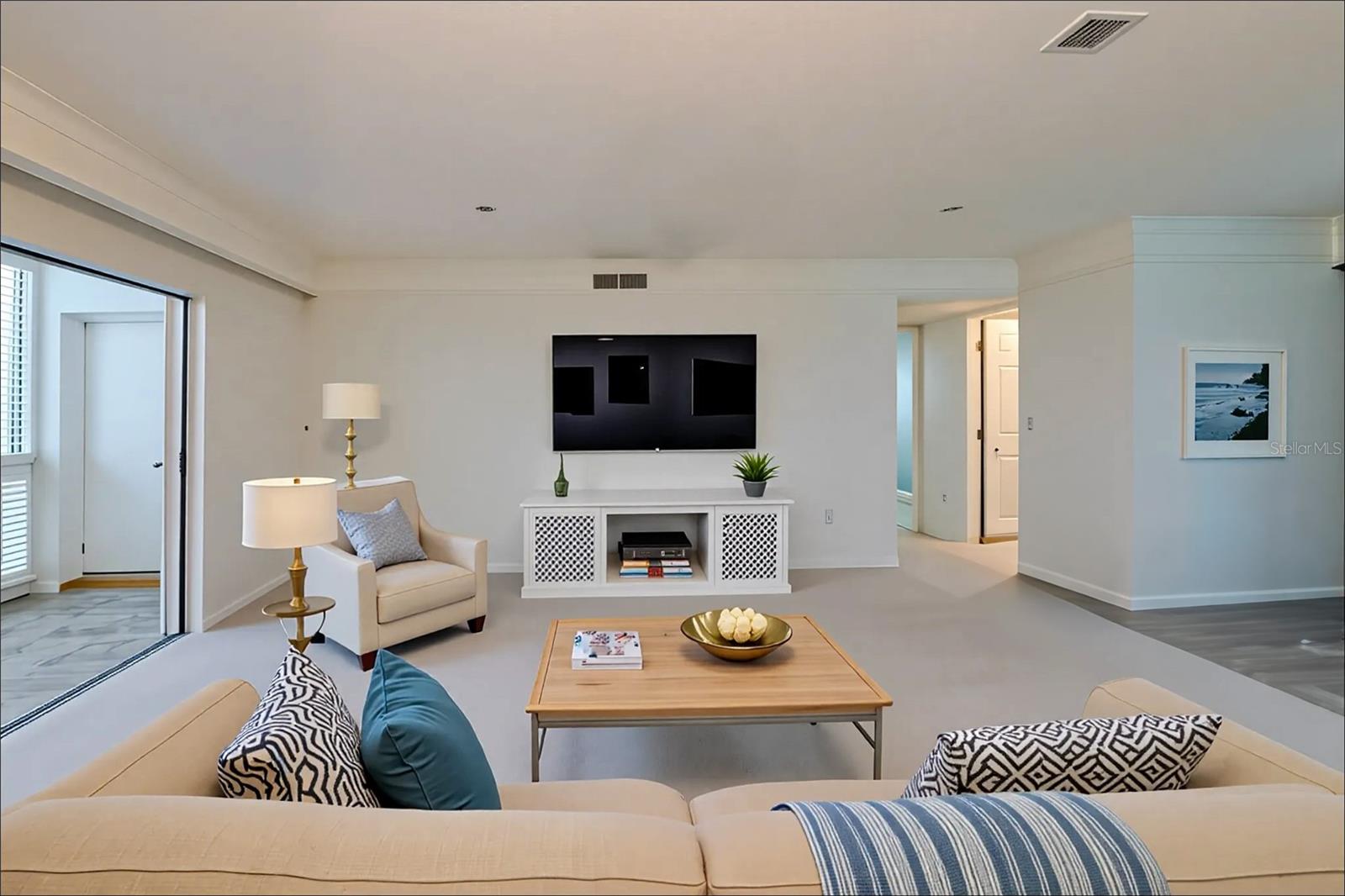 Image 17 of 81 For 3680 Ironwood Circle 603l