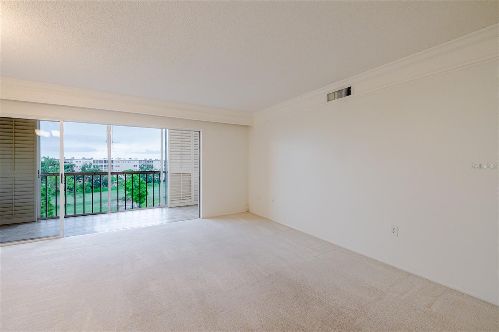 Image 43 of 81 For 3680 Ironwood Circle 603l