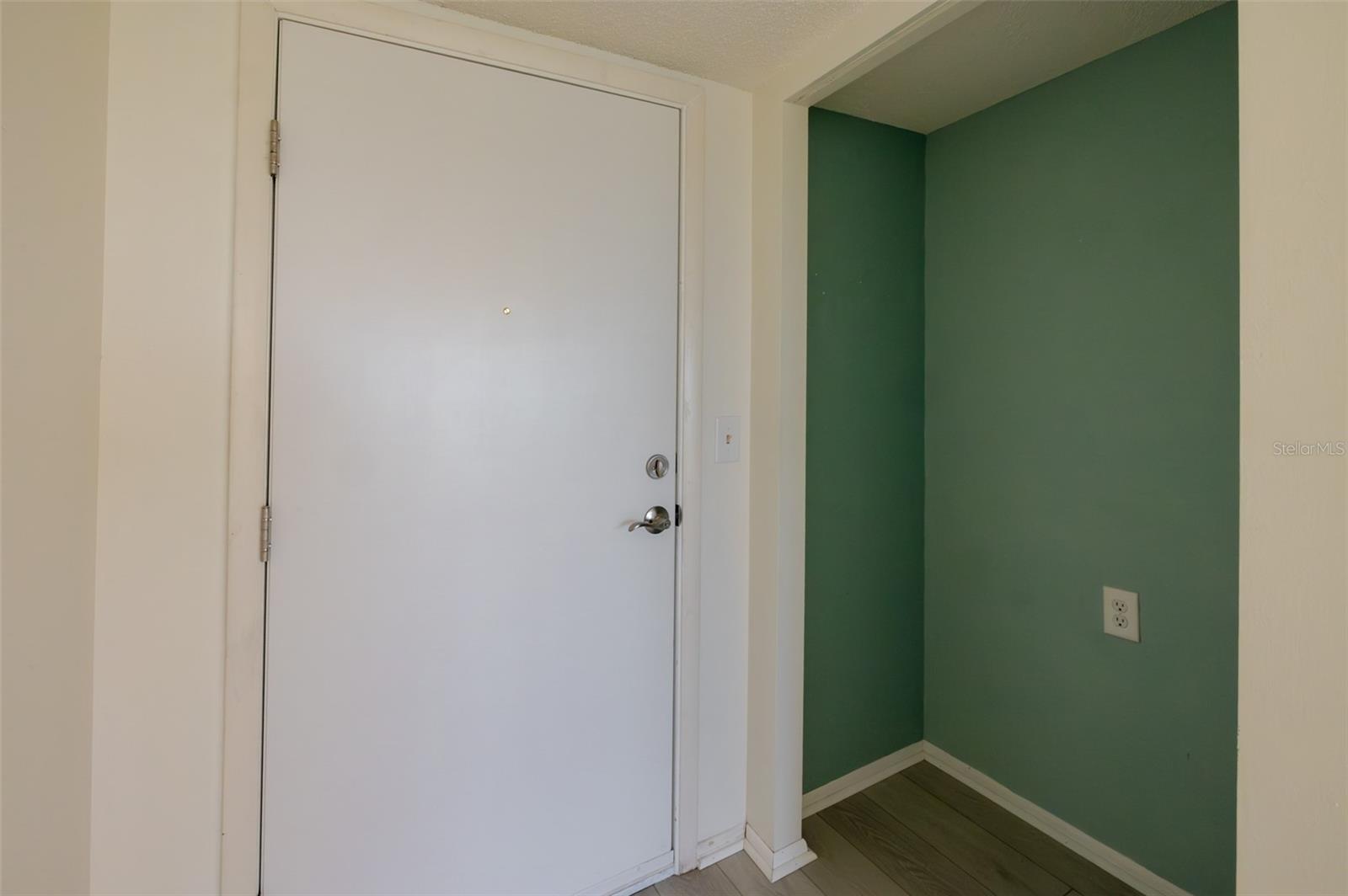 Image 5 of 81 For 3680 Ironwood Circle 603l