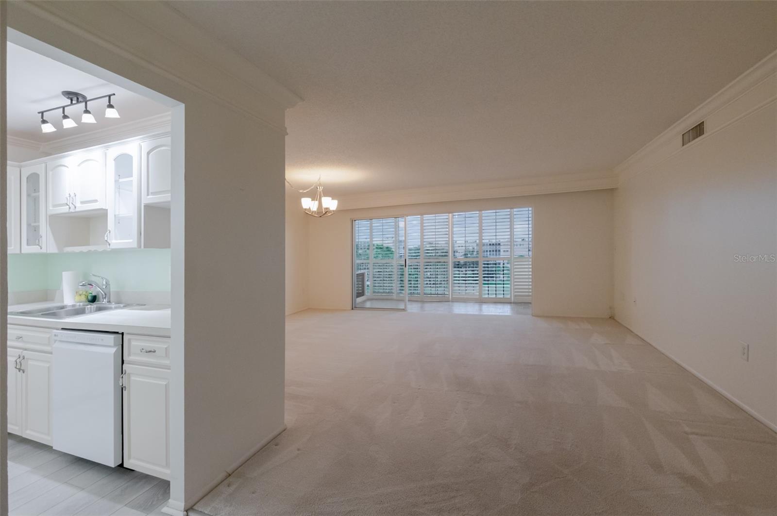 Image 6 of 81 For 3680 Ironwood Circle 603l