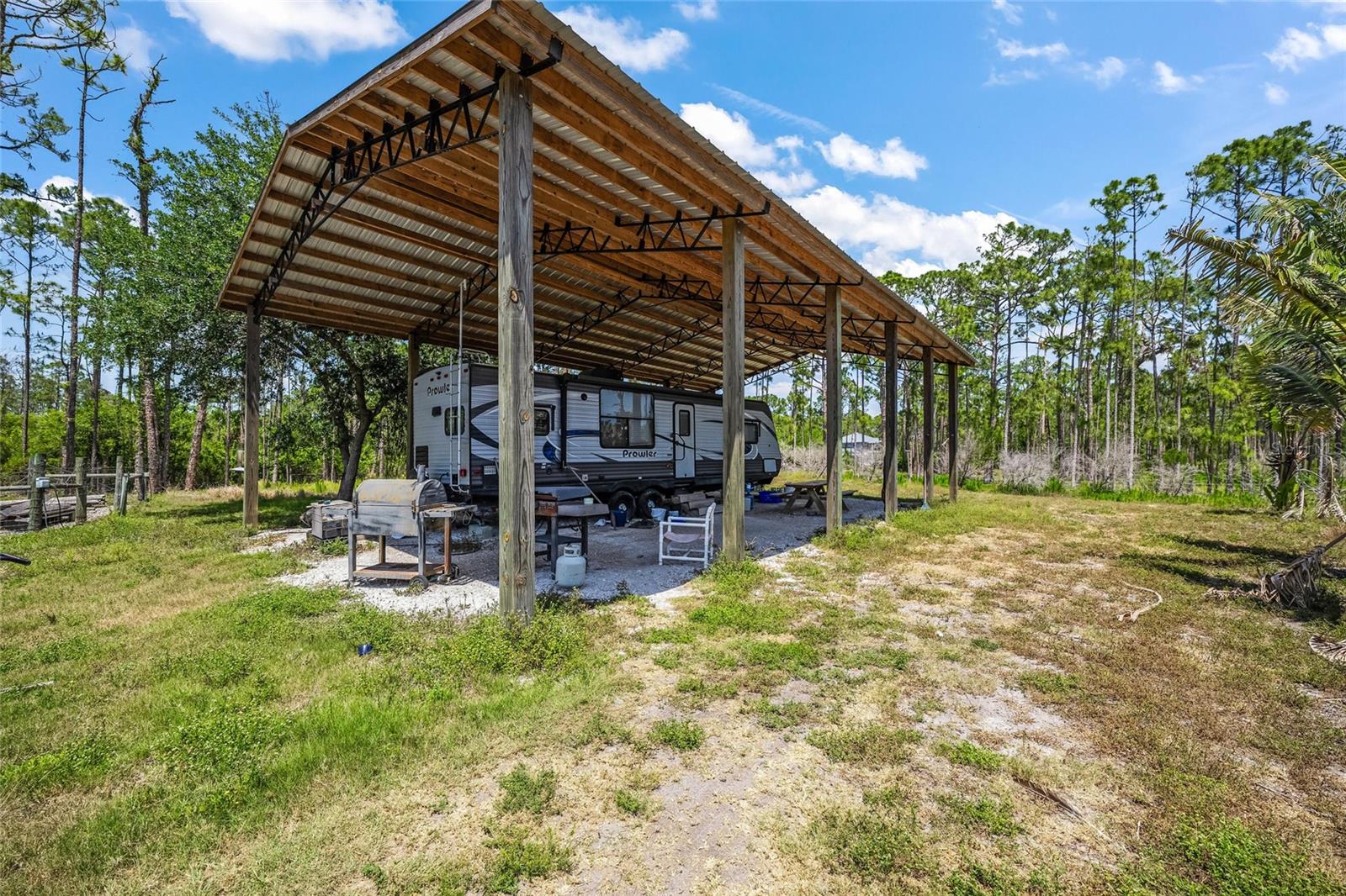 Image 19 of 64 For 8146 Tropicaire Boulevard