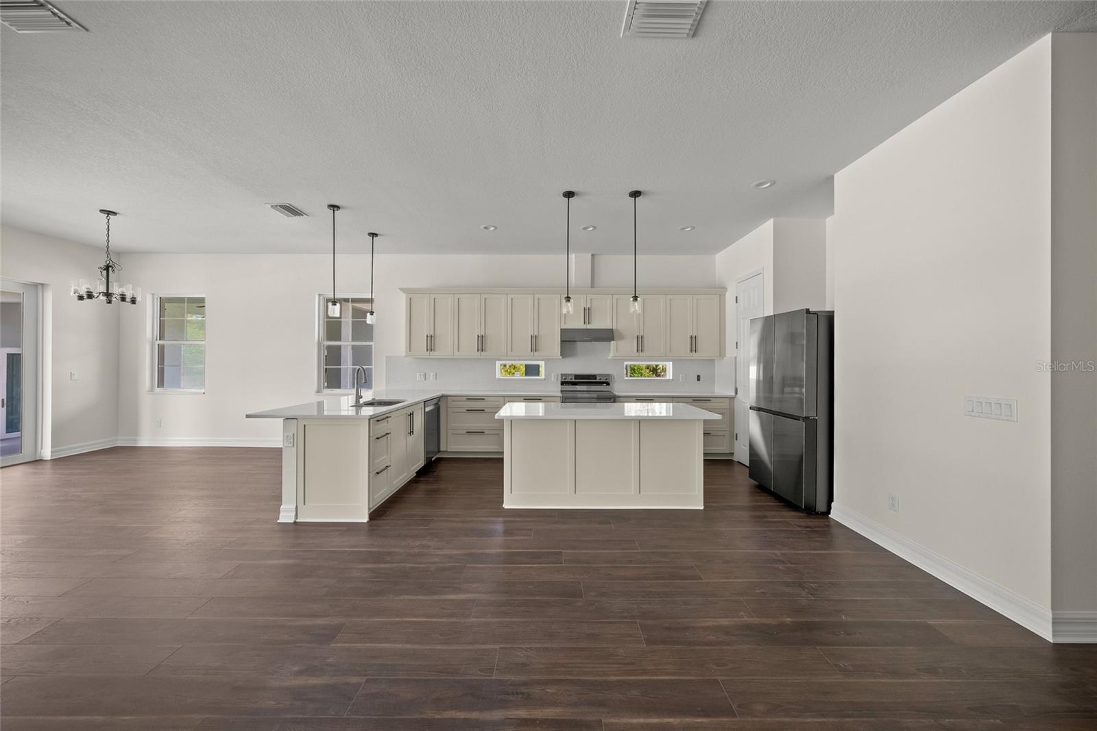 Image 34 of 64 For 8146 Tropicaire Boulevard