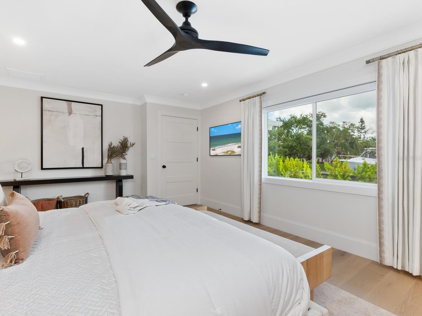 Image 20 of 55 For 1031 Contento Street