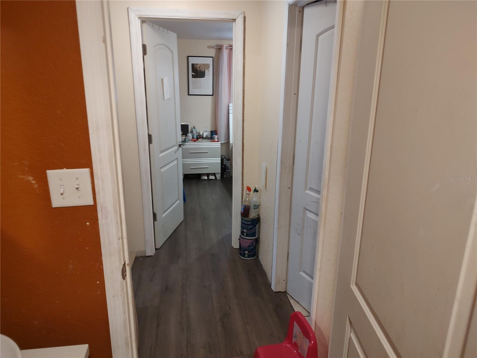 Image 15 of 27 For 1423 17th Avenue E