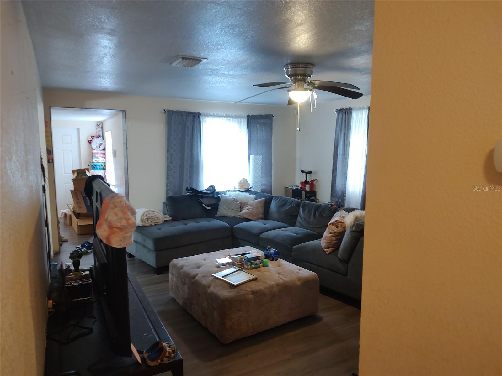 Image 18 of 27 For 1423 17th Avenue E