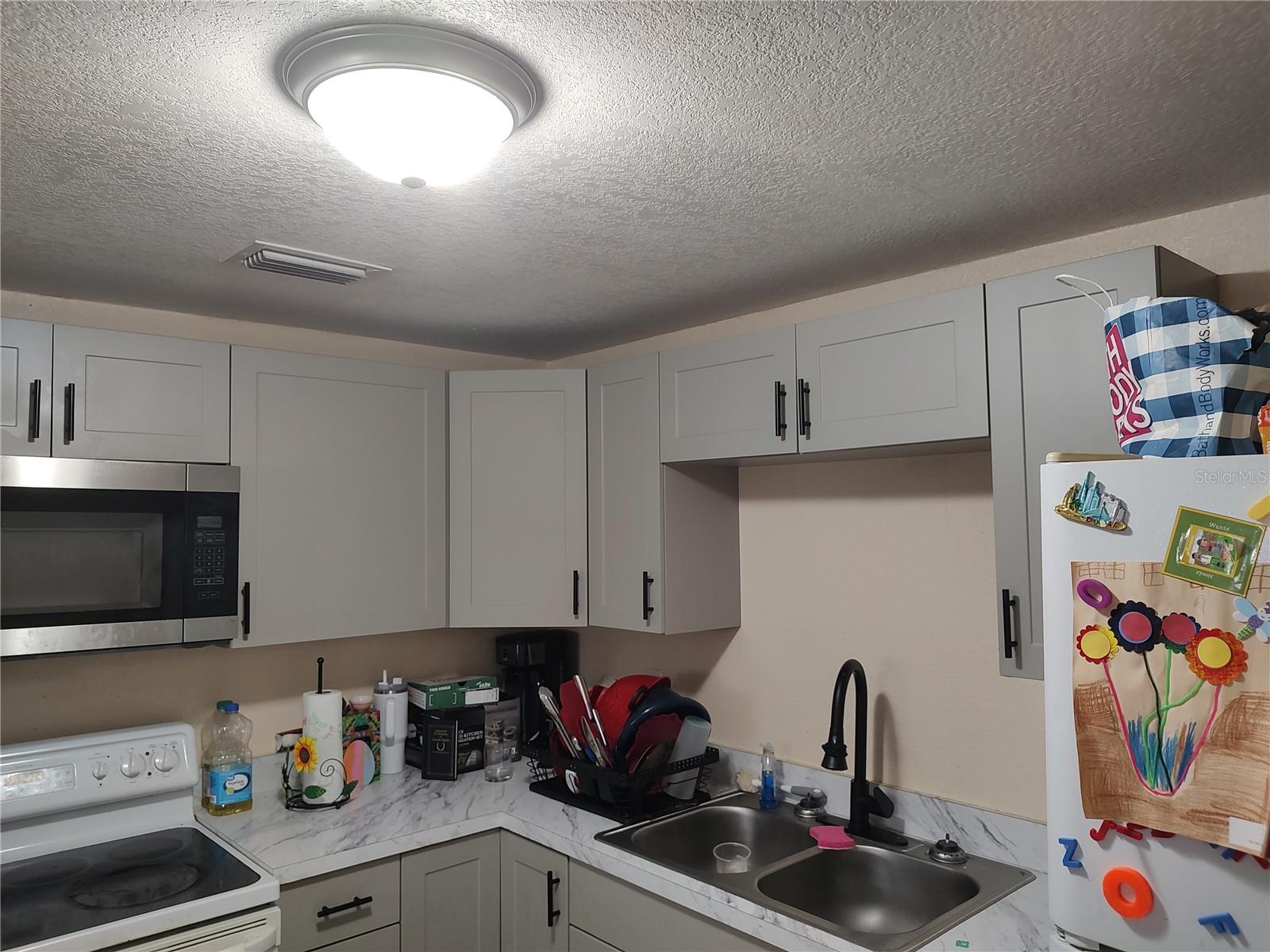 Image 6 of 27 For 1423 17th Avenue E