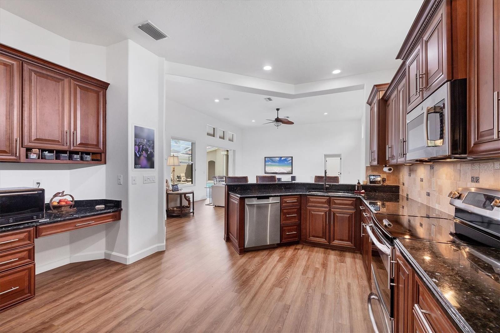Image 9 of 92 For 2518 Dick Wilson Drive