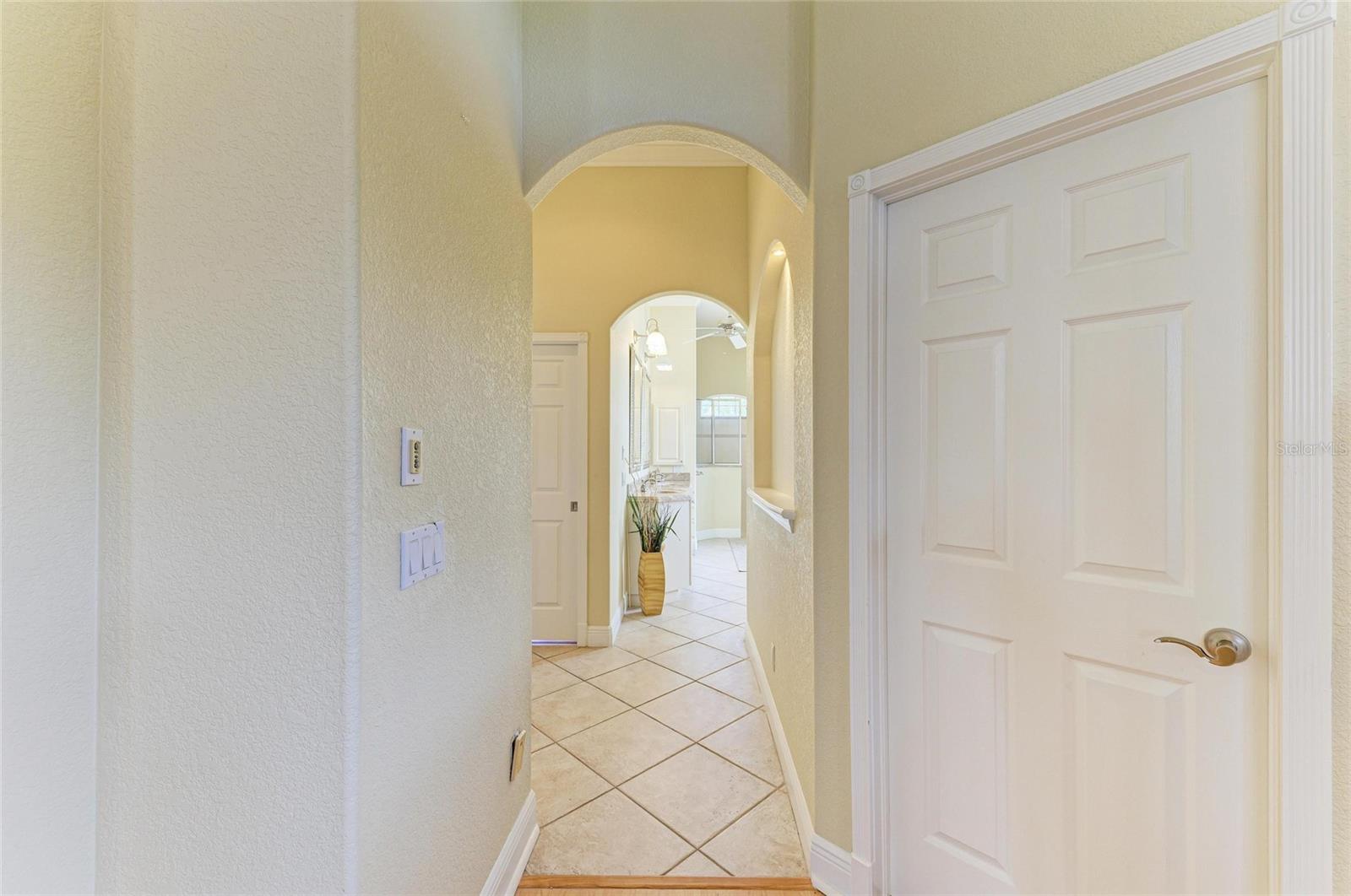 Image 18 of 60 For 23136 Langdon Avenue