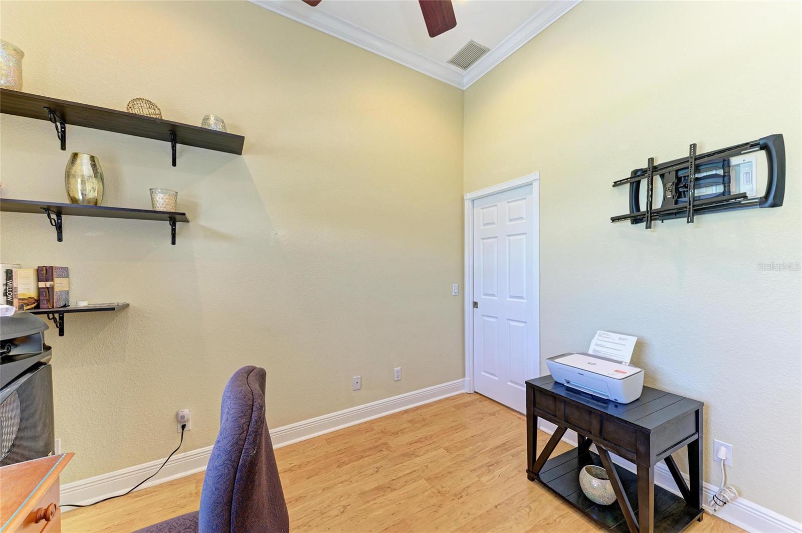 Image 20 of 60 For 23136 Langdon Avenue