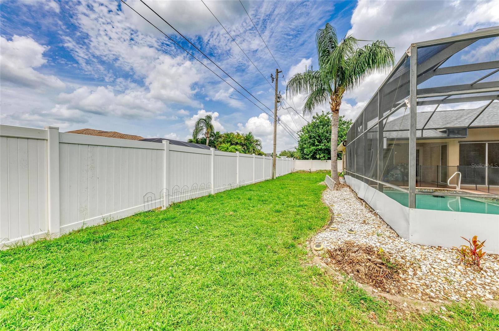 Image 31 of 60 For 23136 Langdon Avenue