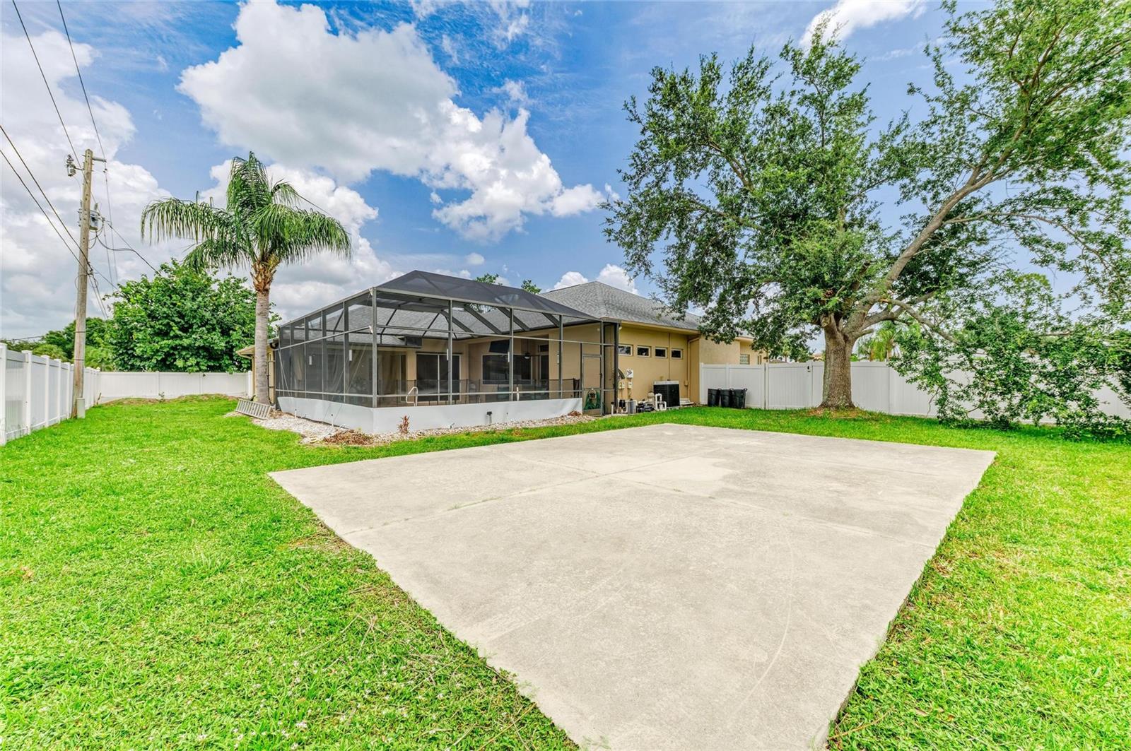 Image 32 of 60 For 23136 Langdon Avenue