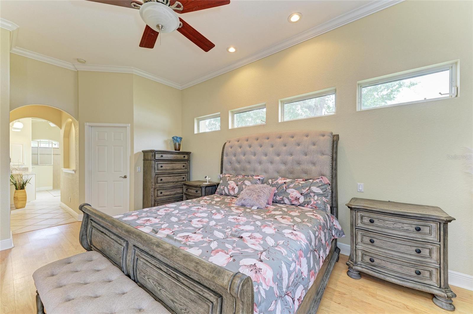 Image 35 of 60 For 23136 Langdon Avenue