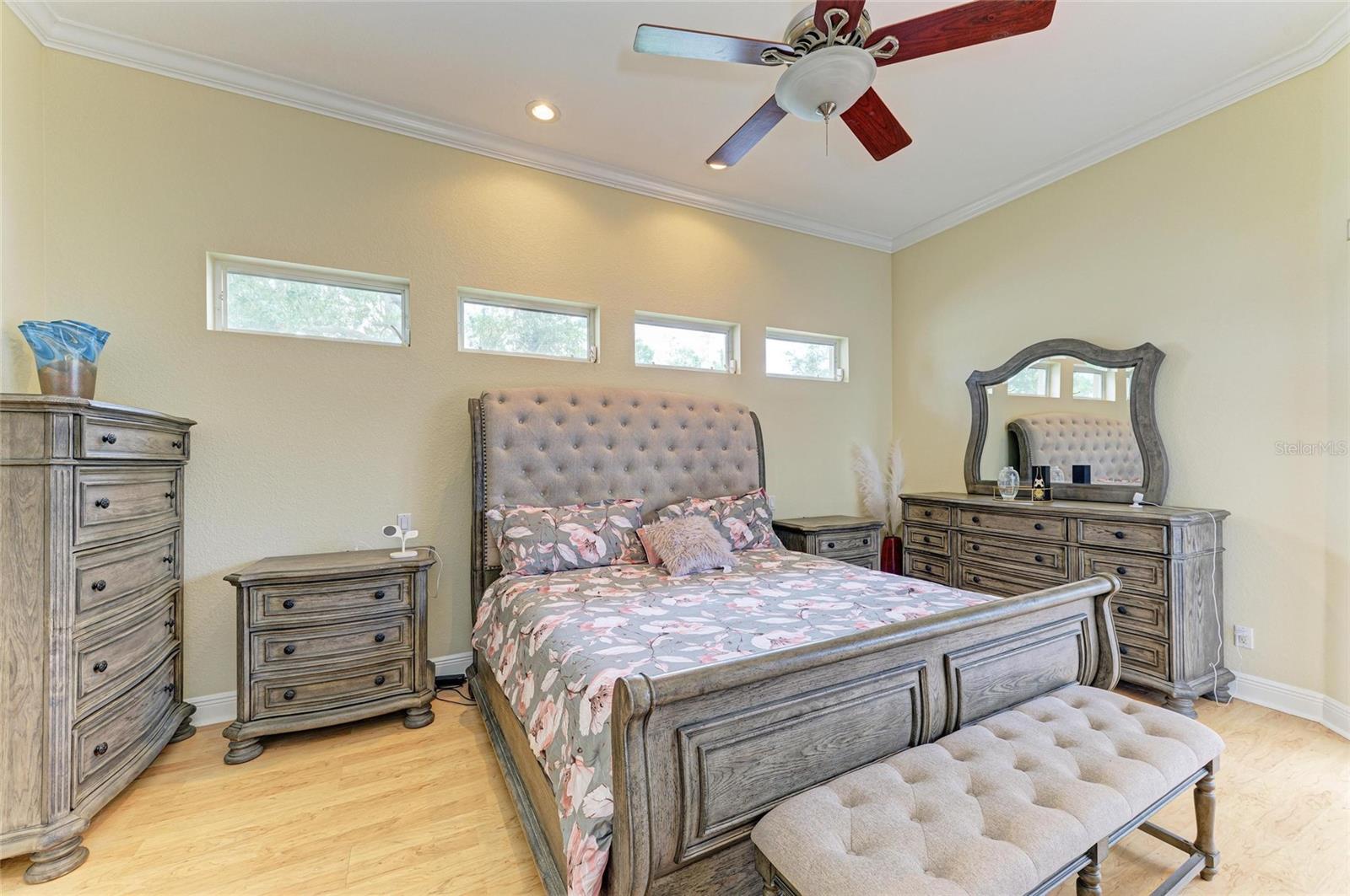 Image 37 of 60 For 23136 Langdon Avenue