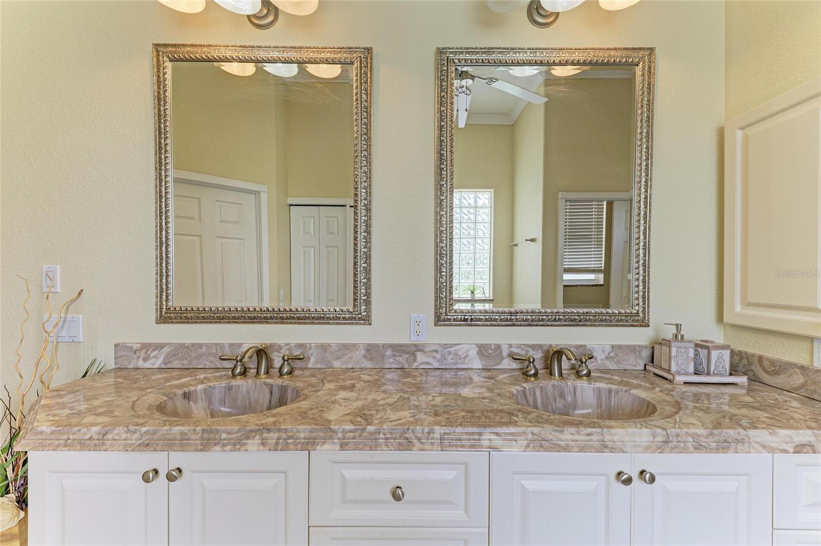Image 39 of 60 For 23136 Langdon Avenue