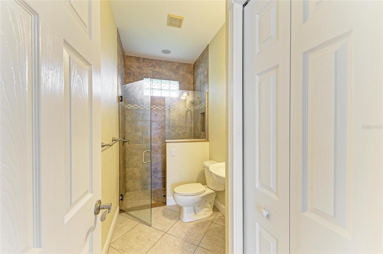 Image 47 of 60 For 23136 Langdon Avenue