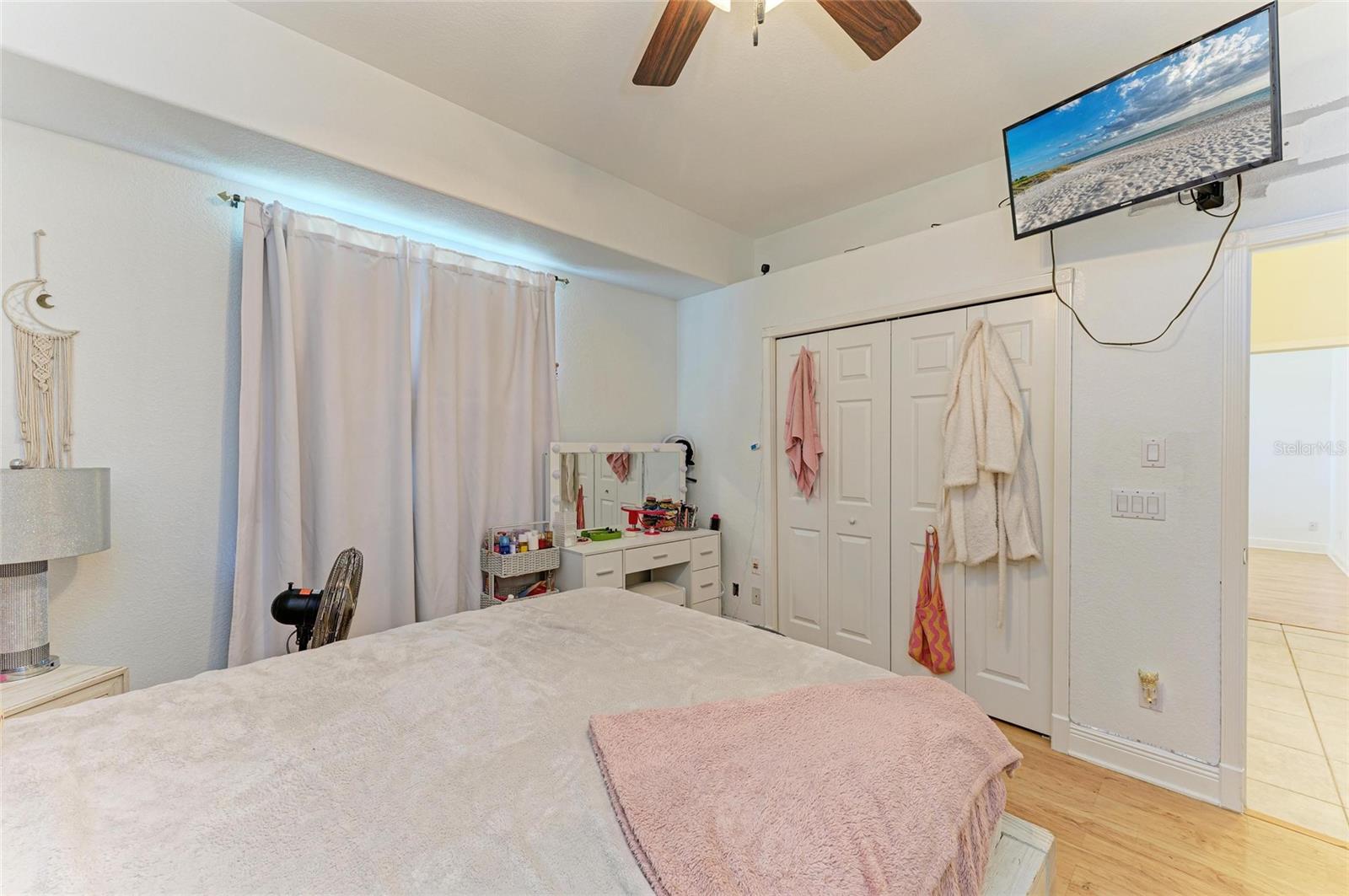 Image 48 of 60 For 23136 Langdon Avenue