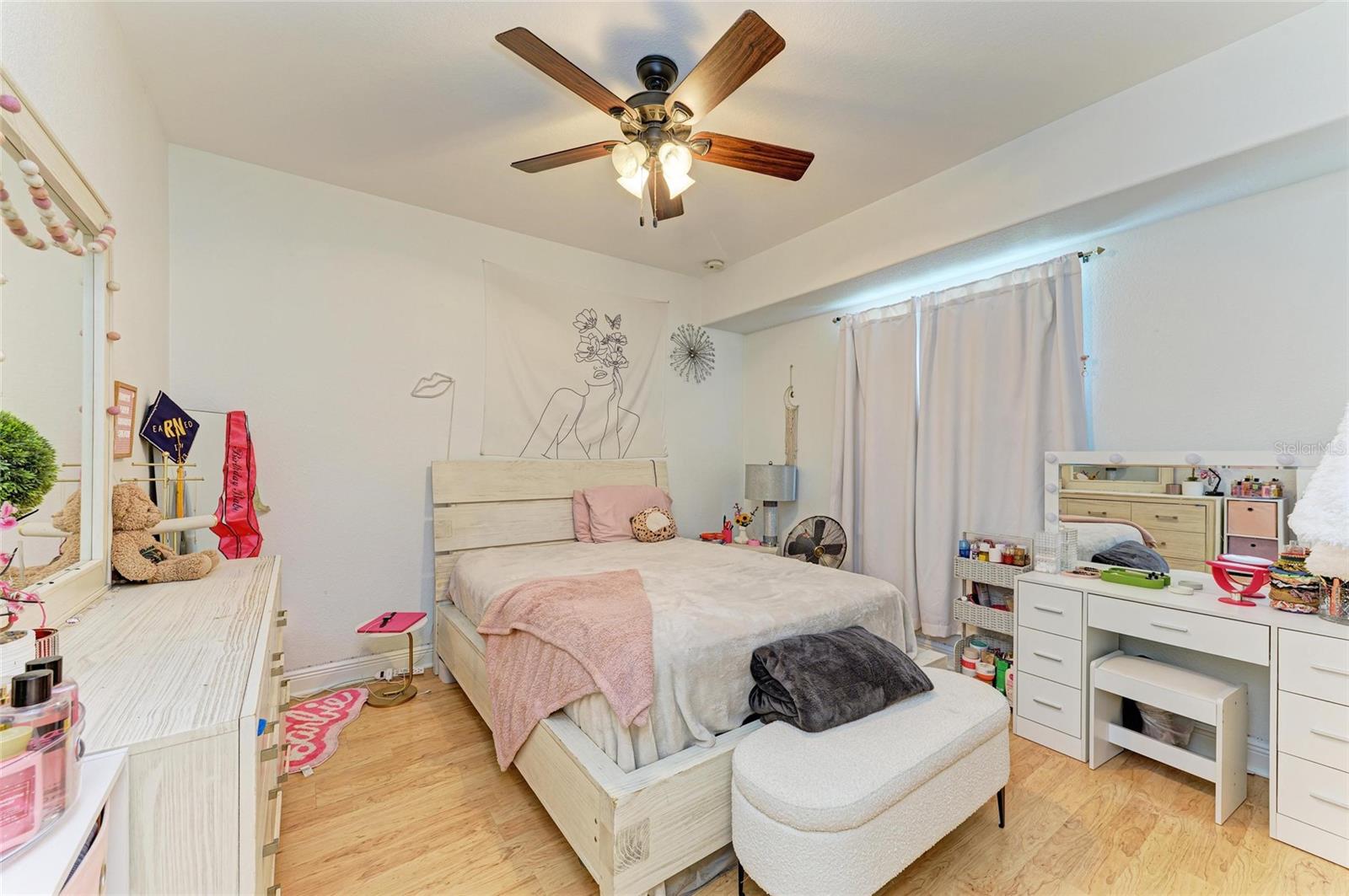 Image 49 of 60 For 23136 Langdon Avenue