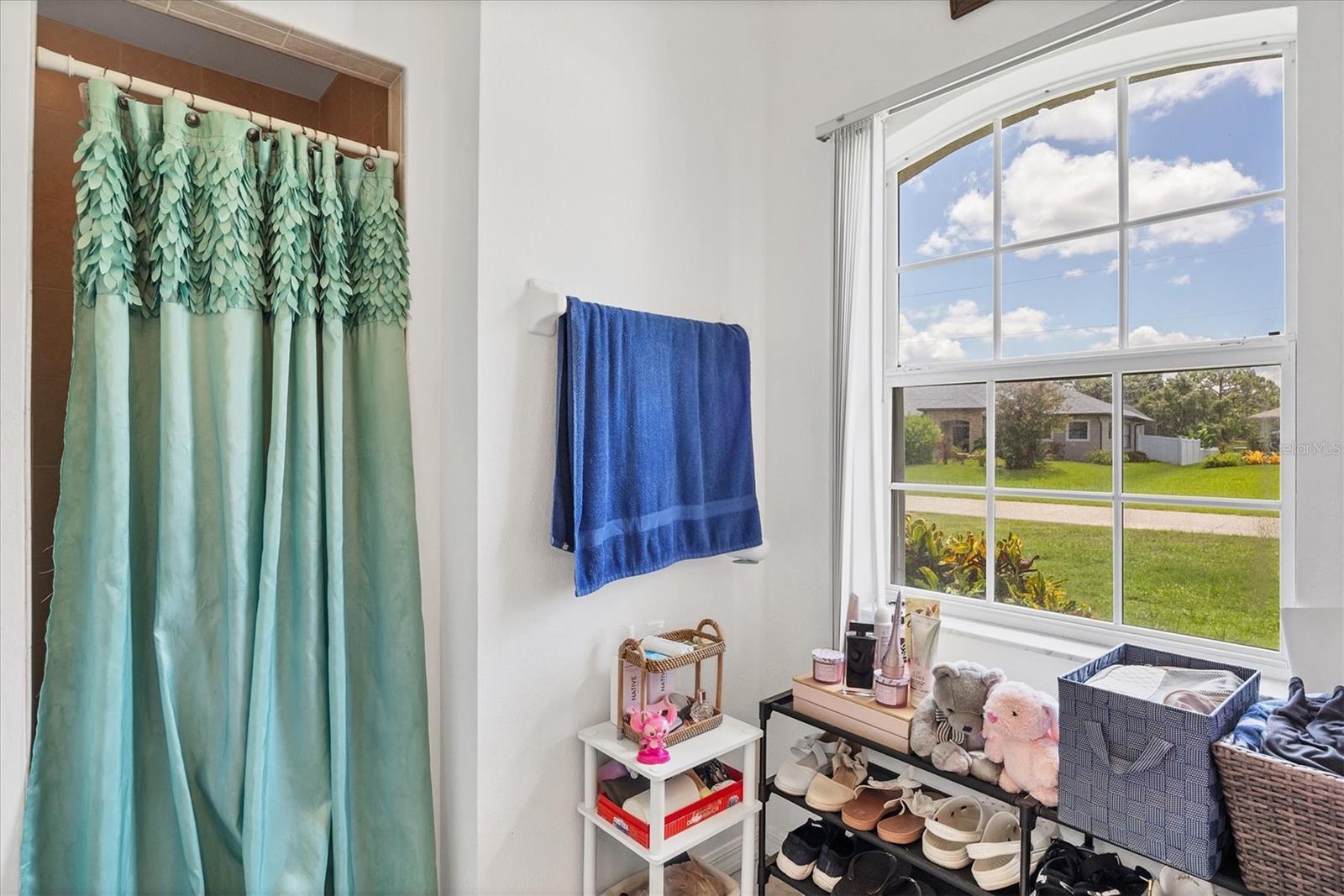 Image 22 of 37 For 4357 Mermell Circle