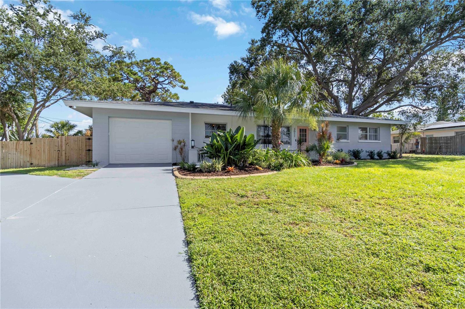 Image 31 of 34 For 3011 Bougainvillea Street