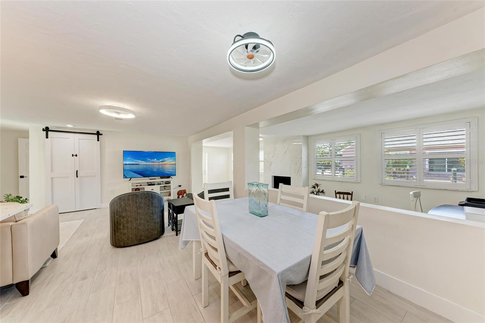 Image 20 of 57 For 726 Jungle Queen Way