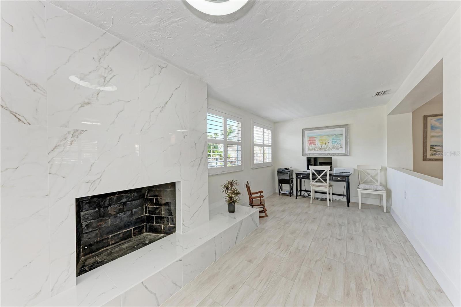 Image 31 of 57 For 726 Jungle Queen Way