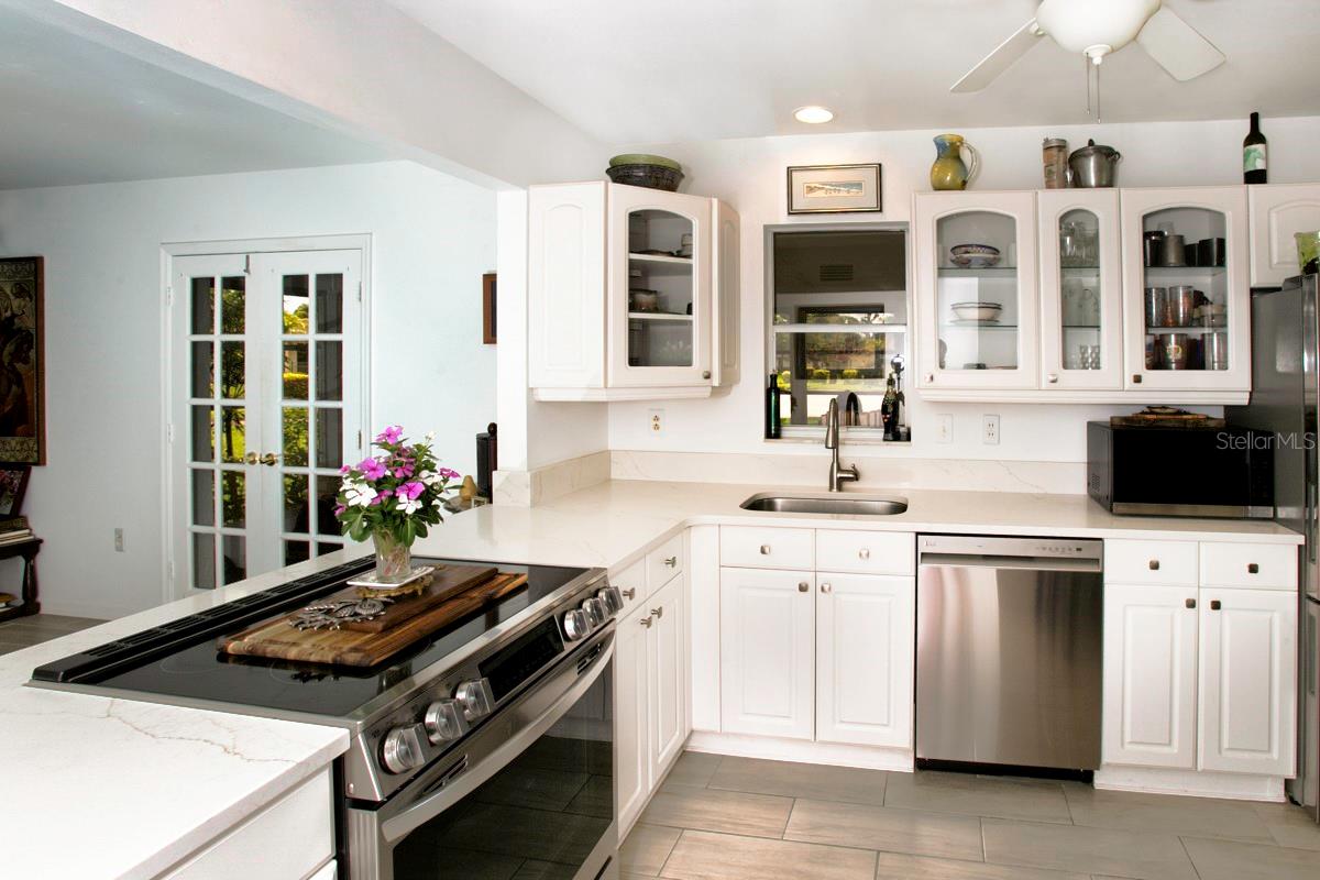 Image 3 of 22 For 6504 Heritage Lane 99