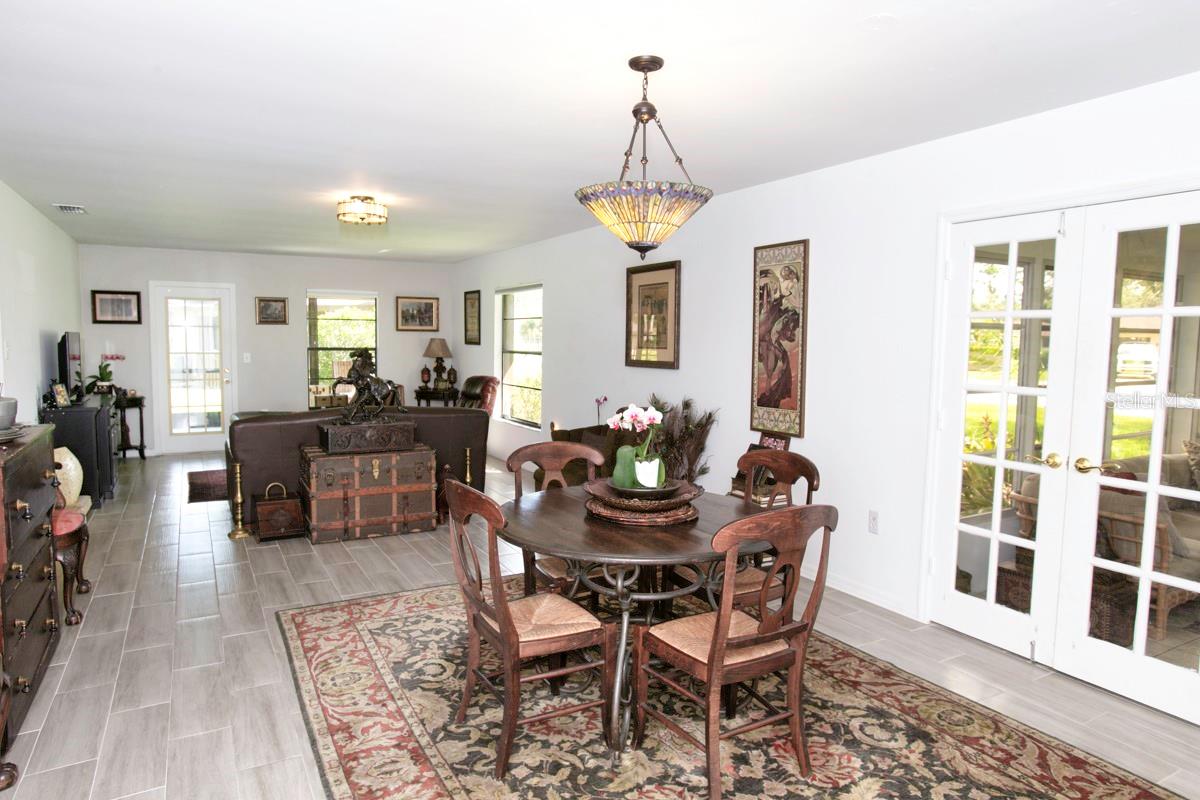 Image 5 of 22 For 6504 Heritage Lane 99