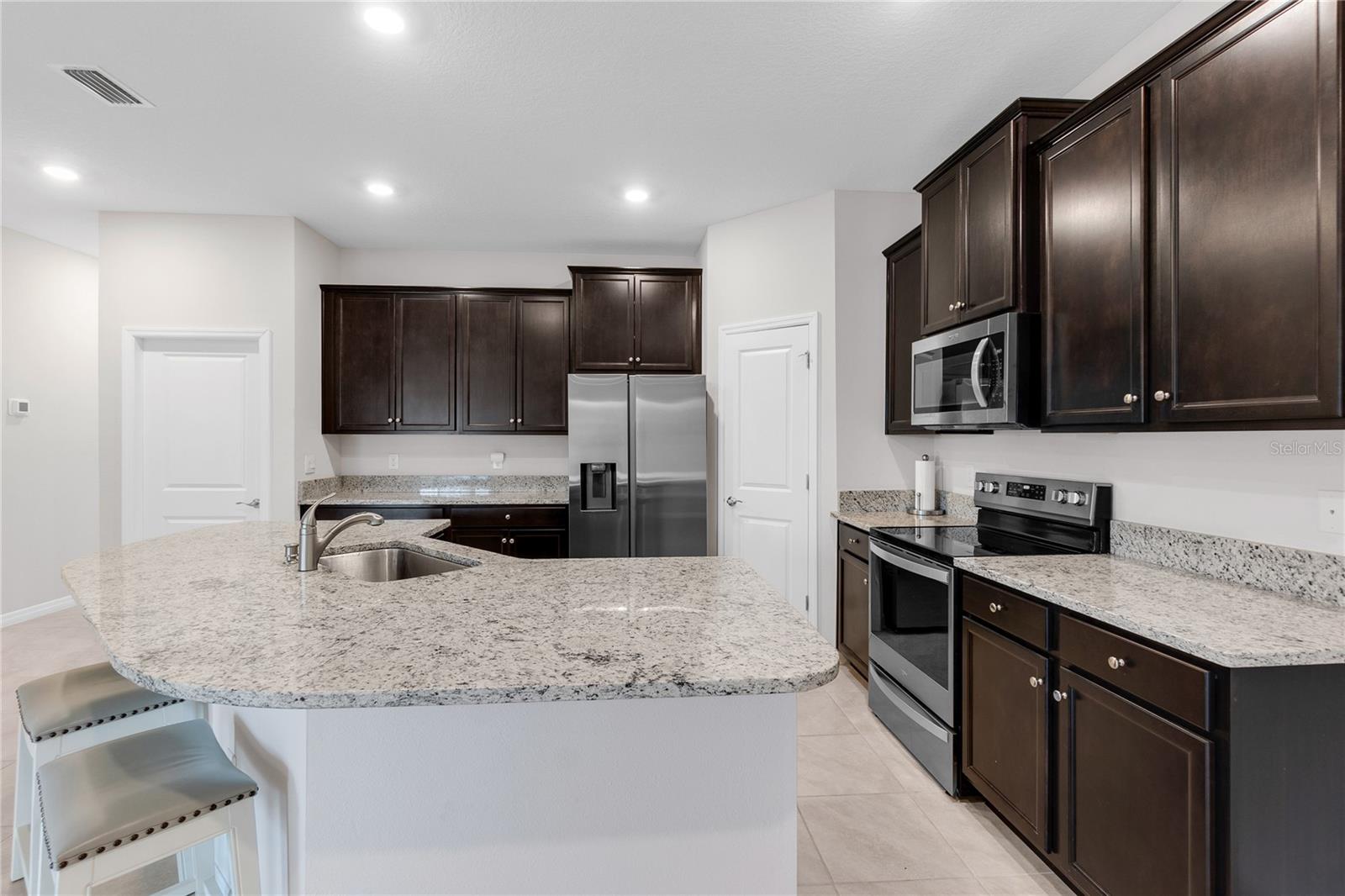 Image 10 of 30 For 407 157th Court E